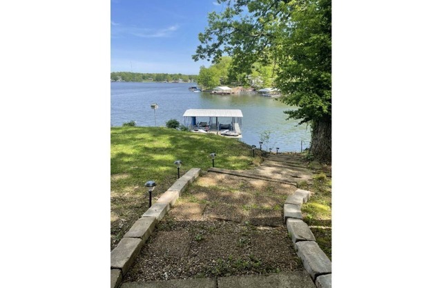 WATERFRONT Vacation! {3 bed 2 bath. Sleeps 13}
