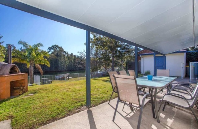 Waterfront Wonder - 77 Lake Entrance Rd