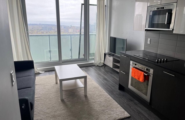 Waterfront Yonge Apartments