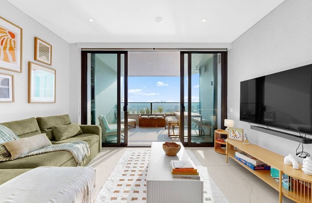 Waterview High, Rhodes Isyd