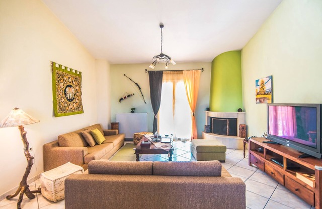 Le damos la bienvenida a nuestro cómodo y espacioso apartamento "ALKINOI".