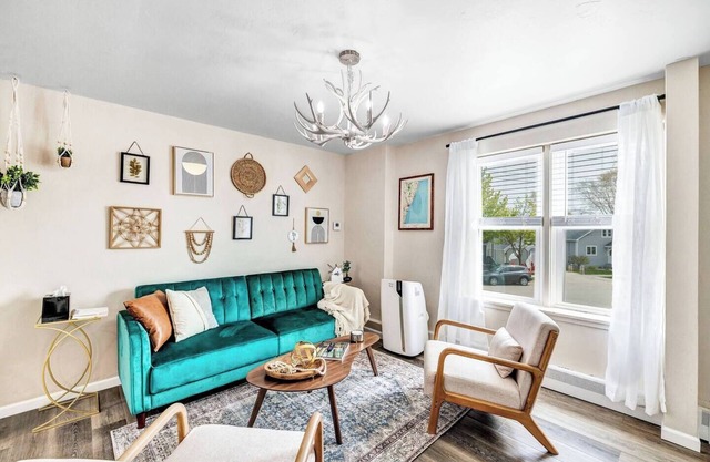 Welcome to The Steele Magnolia!! Completely renovated 2 bed/1ba plus bonus futon couch