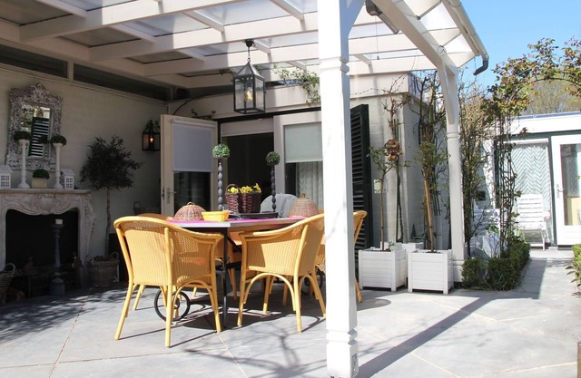 Acogedora casa de vacaciones en Heiloo con terraza luminosa