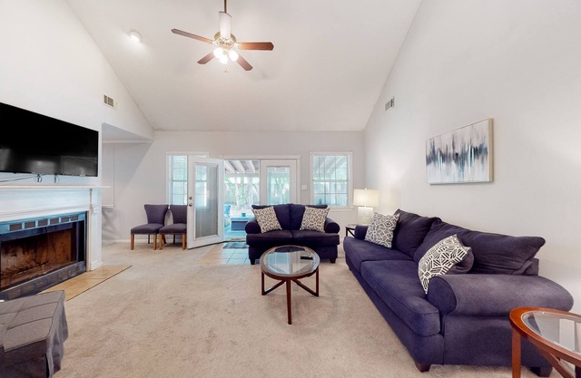 Well-appointed home with spacious backyard, firepit, streaming, & central AC