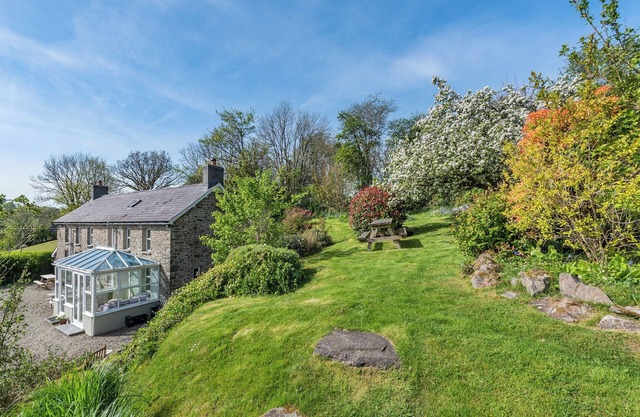 West Llwyn - UK41757
