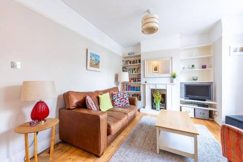 West London Gem Chic 1BD Patio Flat Retreat