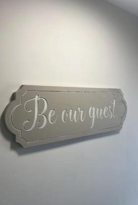 Westland Suites - Stylish, Modern, Elegant, Central Apartments