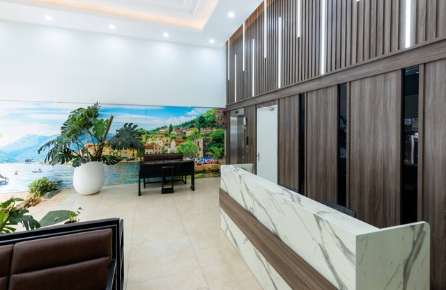 Westlake Emerald Suites