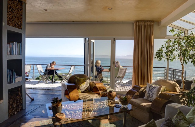 Whalesong Lodge