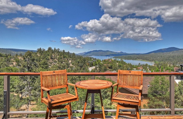Qué vistas: Castle Glen Estates: lago y Mountain Views! Tina caliente Propano barbacoa! ¡Ping pong!