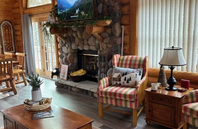 Where Lazy Days Are the Best Days -near Trails and Lakes-5 beds