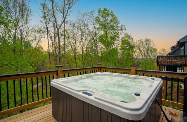 Whispering Pine w/ Lake Access, Hot Tub, Foosball!