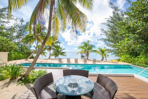 White Cottage by Grand Cayman Villas & Condos