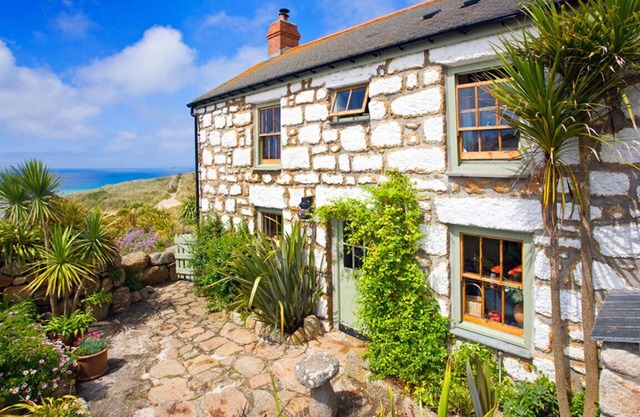 Whitebreakers, Beach Cottage, Sea-views, Garden