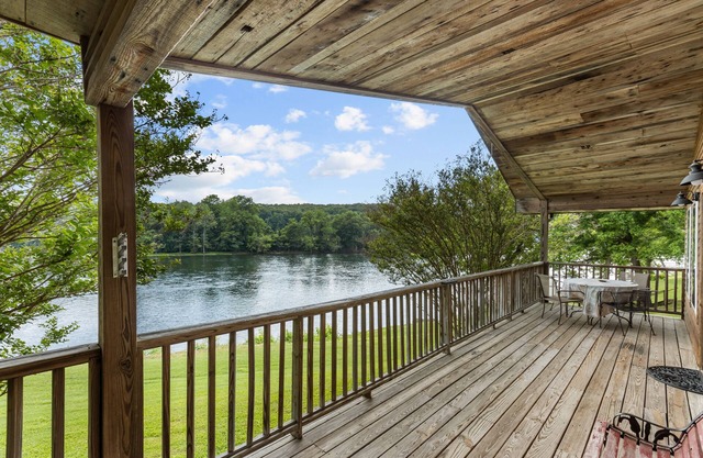 Whitlock Cabin at Rim Shoals