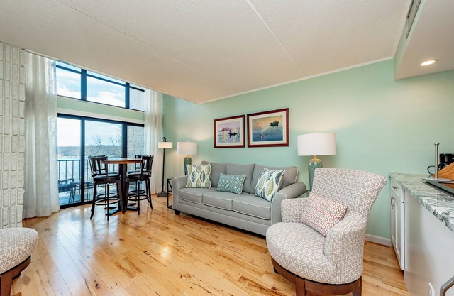 Will O' The Wisp: 501F Three Bedroom/Two Bath