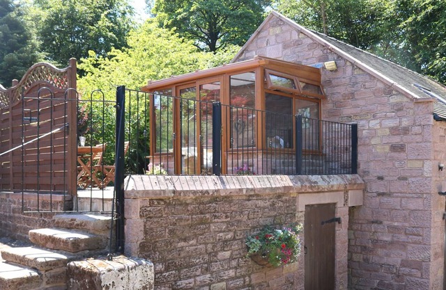Willow Cottage, HULME SUPERIOR