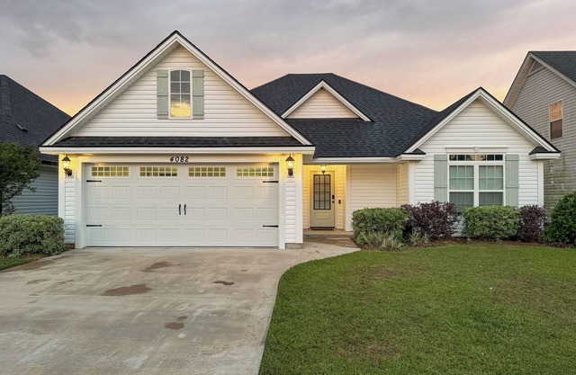 Willow Round Resort-5 min off I-75 w/ Lake Views!