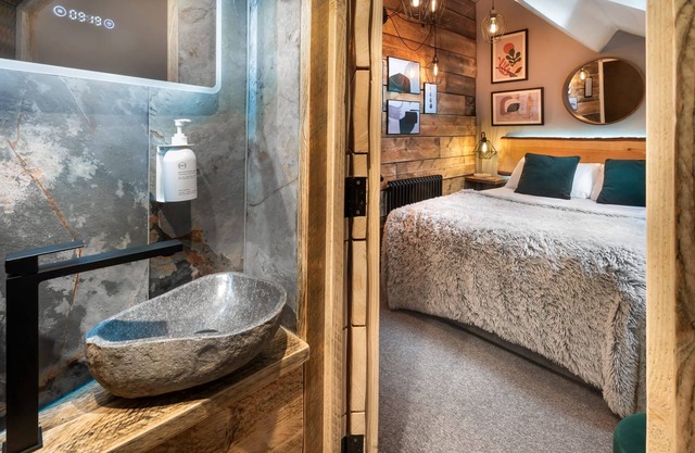 Windermere Central Hotel - Room 4