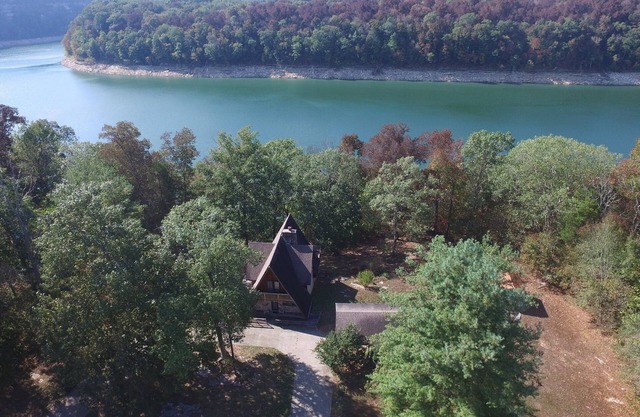 Window Lake, vista de cristal del lago Cumberland, a minutos de Safe Harbor Marina
