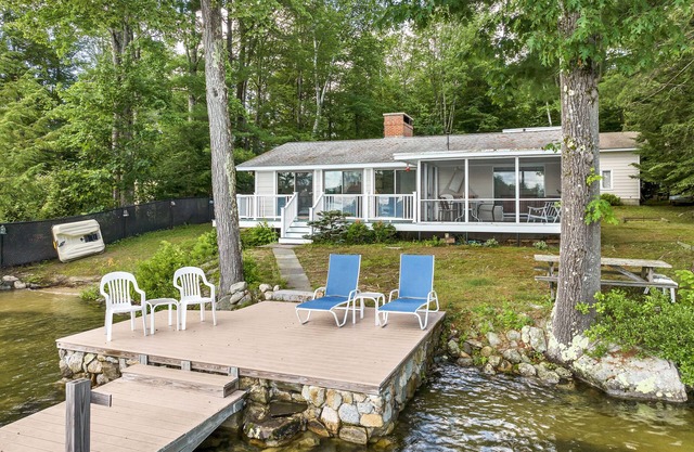 Winnipesaukee House and Guest House Sleeping 8 AUGUST SPECIAL RATES