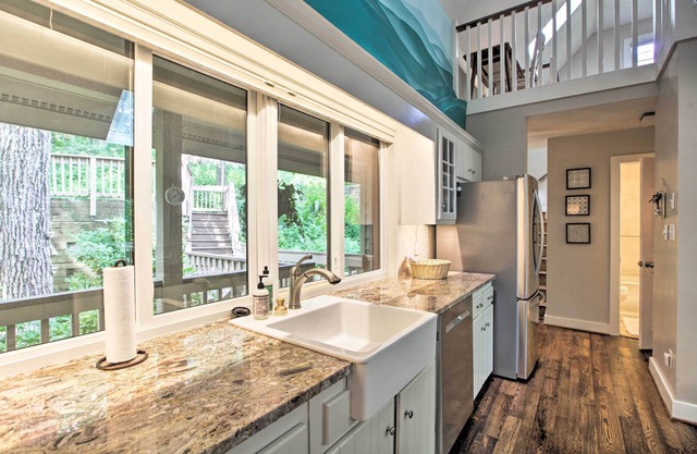 Wintergreen Resort Home w/ 2 Decks + Ski Access!
