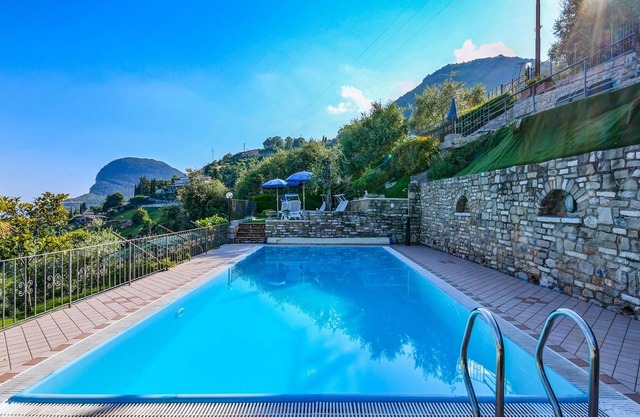 Con vista panorámica y piscina - Apartamento Elka 7