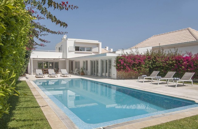 Maravillosa villa contemporánea para 8 personas, en una zona tranquila, con piscina