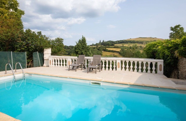 Casa de vacaciones privada con piscina privada, WIFI, TV, patio, vista panorámica, aparcamiento