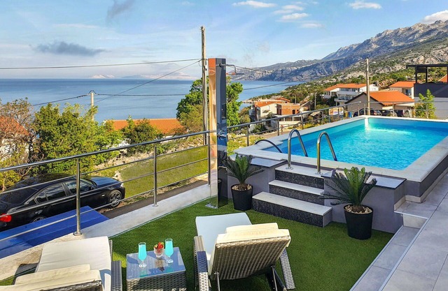 Estupenda casa de vacaciones privada con A/C, piscina privada, WIFI, TV, terraza y aparcamiento