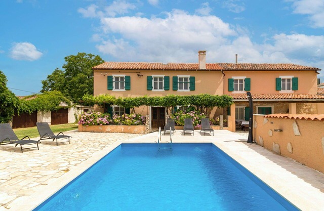 Preciosa casa de vacaciones privada con WIFI, A/C, piscina privada, TV, terraza, aparcamiento