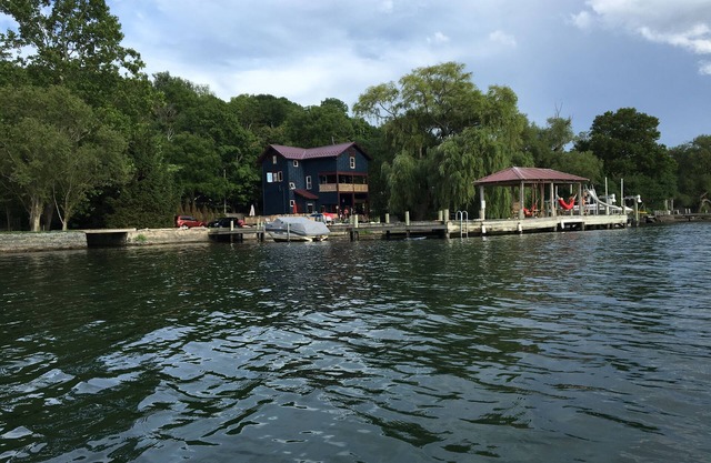 Maravillosa casa en el lago Cayuga Lake a solo 2. 5 millas del centro de Ithaca.