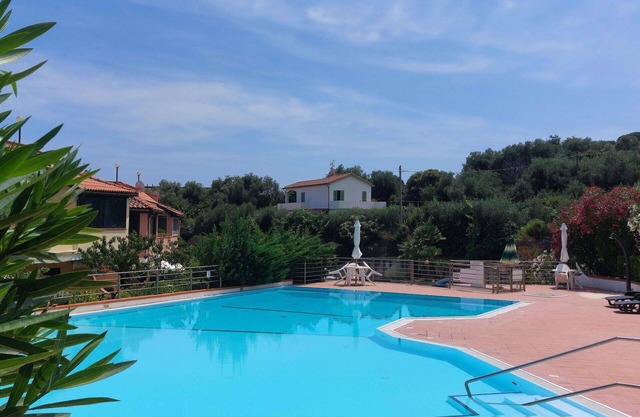 Preciosa casa de vacaciones para 6 personas con WIFI, piscina, TV, terraza y aparcamiento