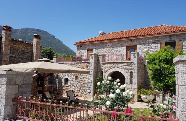 casa de piedra tradicional maravillosamente restaurada
