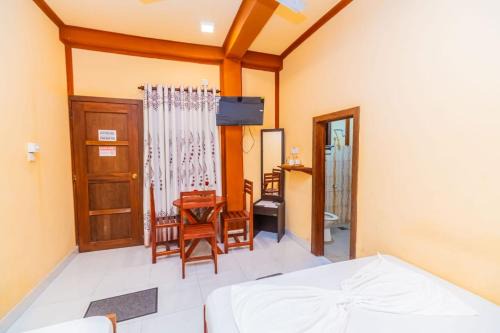 Wood Land Airport residences
