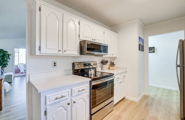 Woodsy Bella Vista Vacation Rental w/ Game Room!