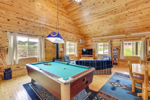 Wraparound Deck and BBQ Pet-Friendly Deadwood Cabin