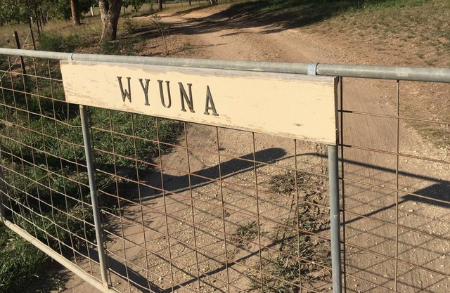 'WYUNA' Lue farm stay with a view ......