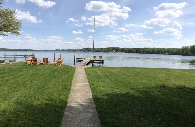Todo el año renovado Lakefront Cottage & Pet Friendly!