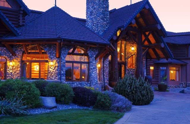Yellowhawk Resort Main House, luxury lodging in the heart of Wine Country.