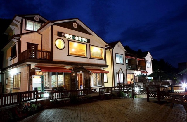 Yeongdeok Hill Pine Pension