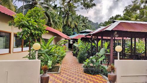Yerrata Resorts