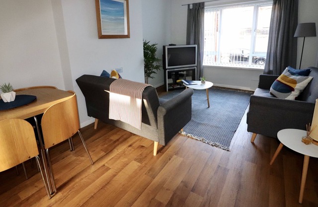 York Rd area 2 bed