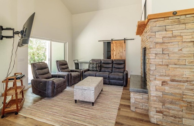 Yosemite Sandy River Retreat