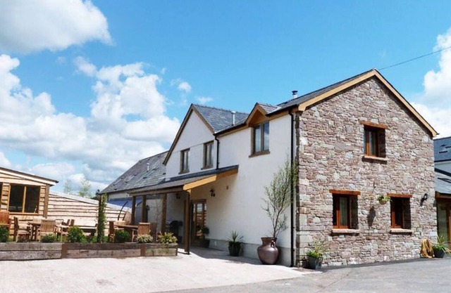 Ysgubor y Dderwen in the beautiful Brecon