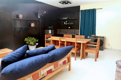 La Somone Apartamento | À 2 pas de la plage, 80 metres de la mer, 1 SALON, 1 CHAMBRE et 2 SDB