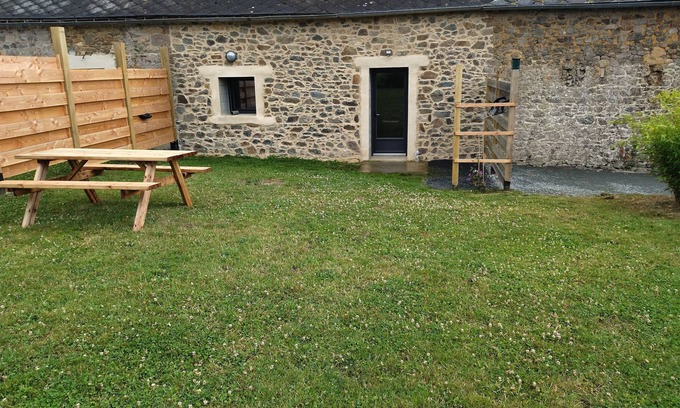 Pleguien Apartamento | À 5 Minutes de la mer , Appartement Tout Confort Dans une Longère en Pierre