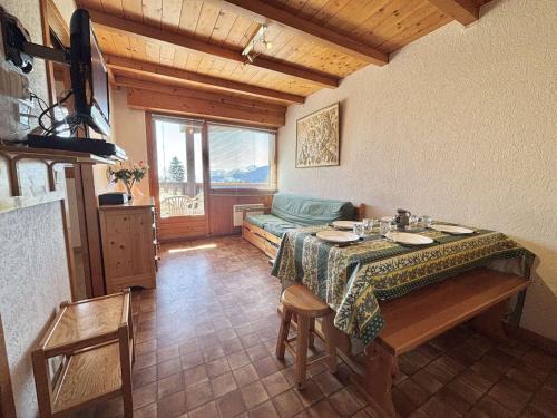 Crest-Voland Apartamento | À deux pas des pistes : Appartement 2 pièces cabine à Crest-Voland – 4-6 pers. - FR-1-595-65