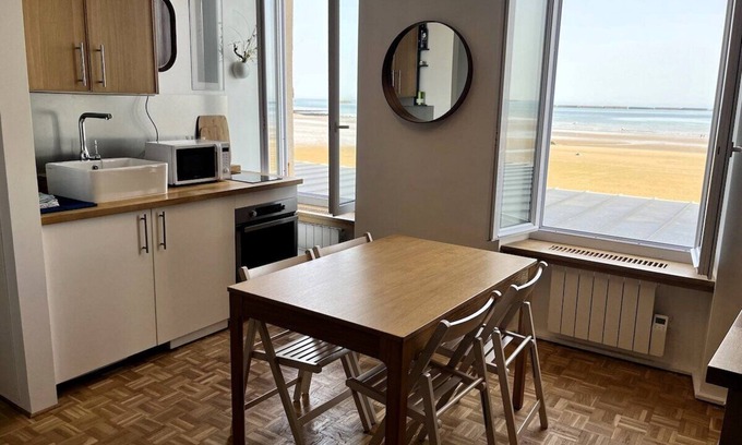 Arromanches-les-Bains Apartamento | À L'est - Studio vue mer sur la Digue