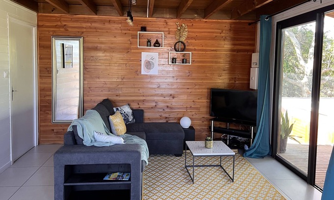 Bois d'Olives Otro | À Proximité de la Plage et de St Pierre, Maison Avec Jacuzzi